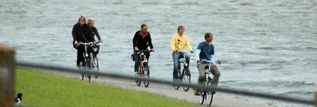 Radtour entlang der Wattseite Radtour entlang der Wattseite
